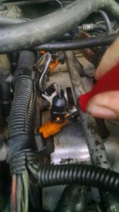 Fuel injector electrical connection removal